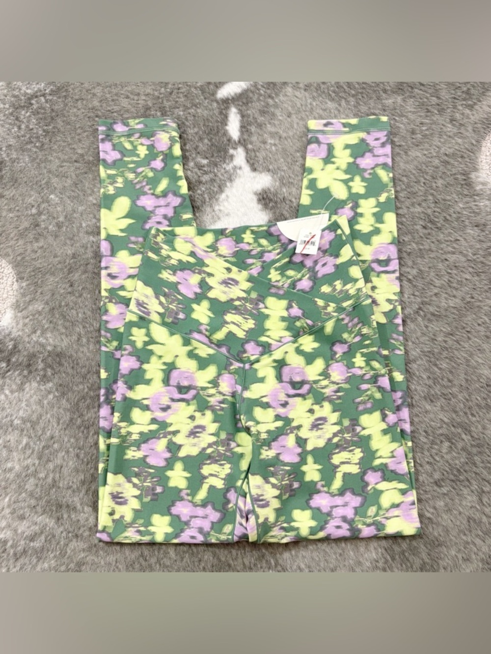 NWT OFFLINE By Aerie Real Me High Waisted Legging Crossover Leggings Medium - Picture 3 of 11